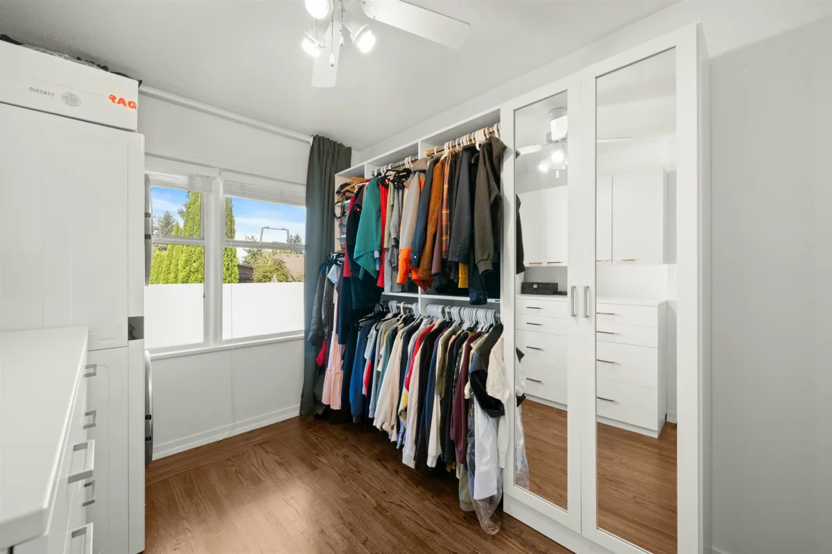 Entry Foyer Photo of 231 Princess Street, New Westminster, BC
