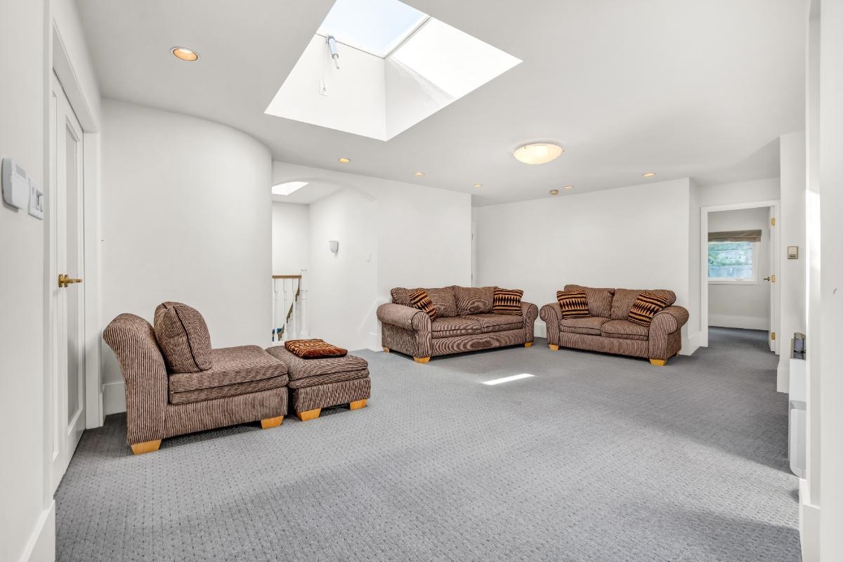 Laundry Room Photo of 1437 Bramwell Road, West Vancouver, BC