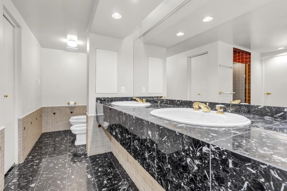 Mudroom Photo of 1437 Bramwell Road, West Vancouver, BC