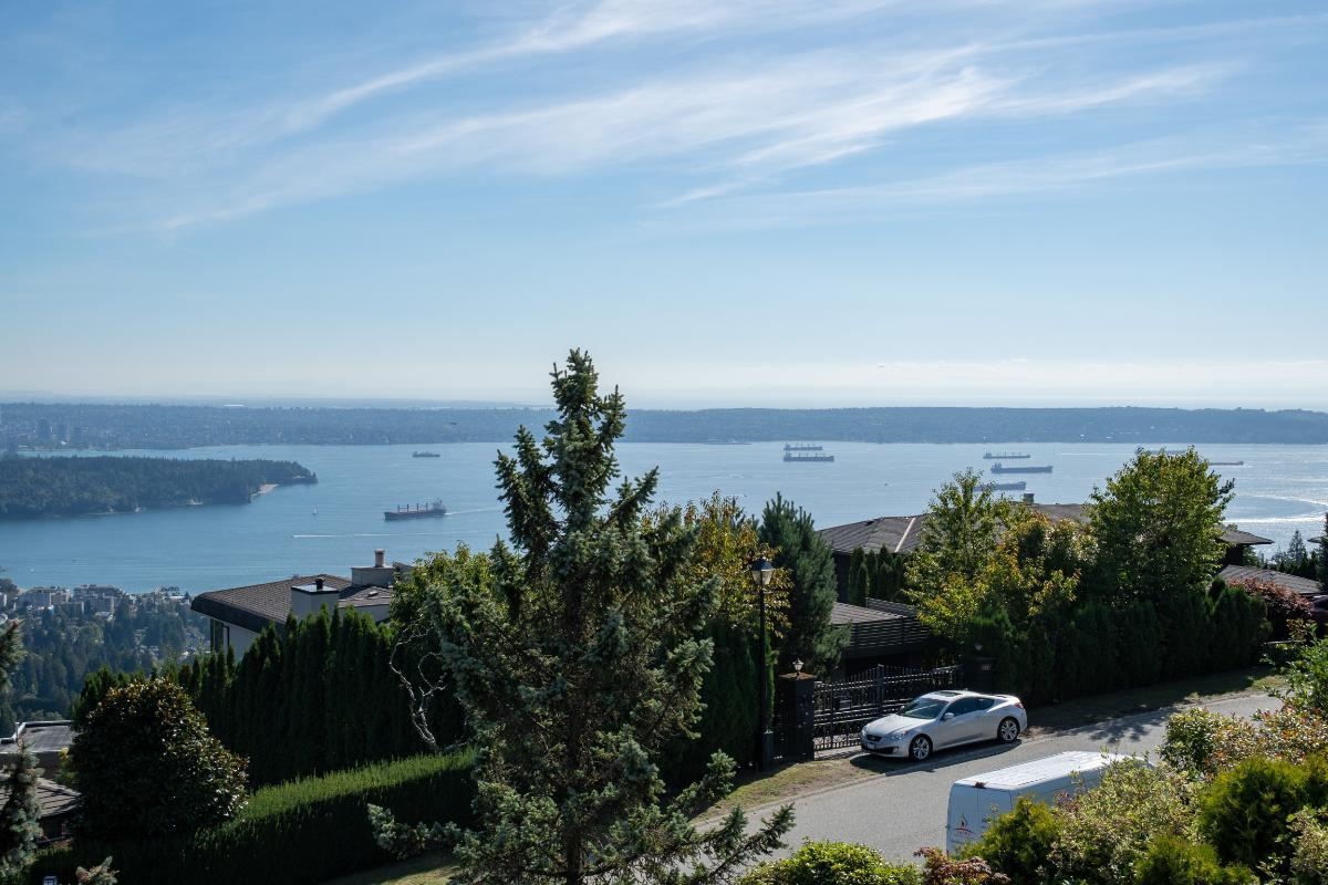 Outdoor Patio Photo of 1437 Bramwell Road, West Vancouver, BC