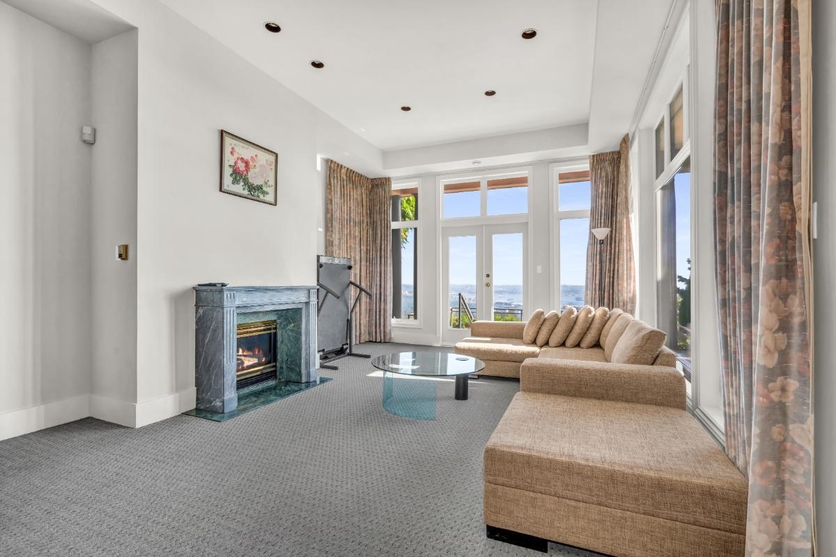 Primary Bedroom Photo of 1437 Bramwell Road, West Vancouver, BC