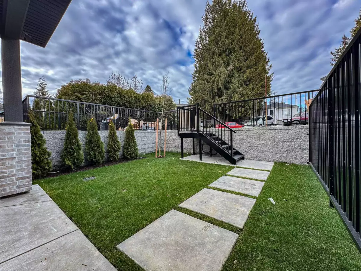 Family Room Photo of 104 941 Dansey Avenue, Coquitlam, BC