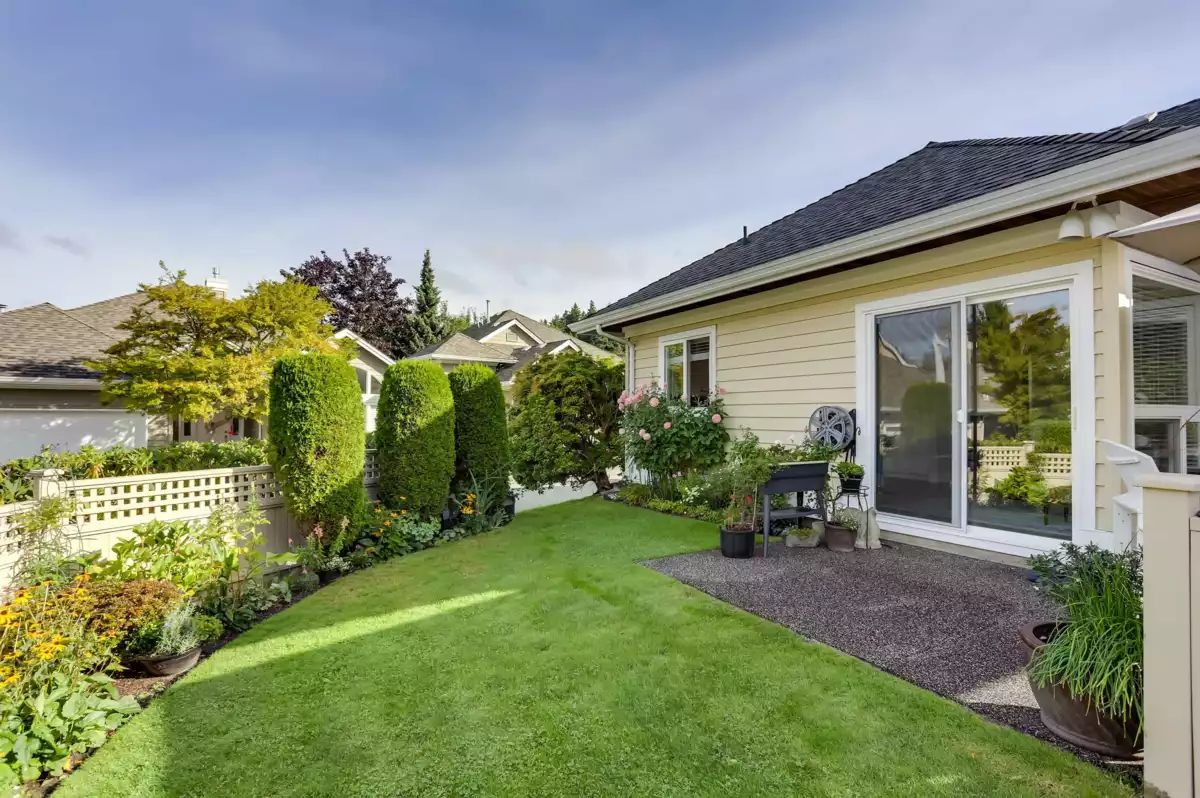 Staircase Photo of 27 1881 144 Street, Surrey, BC