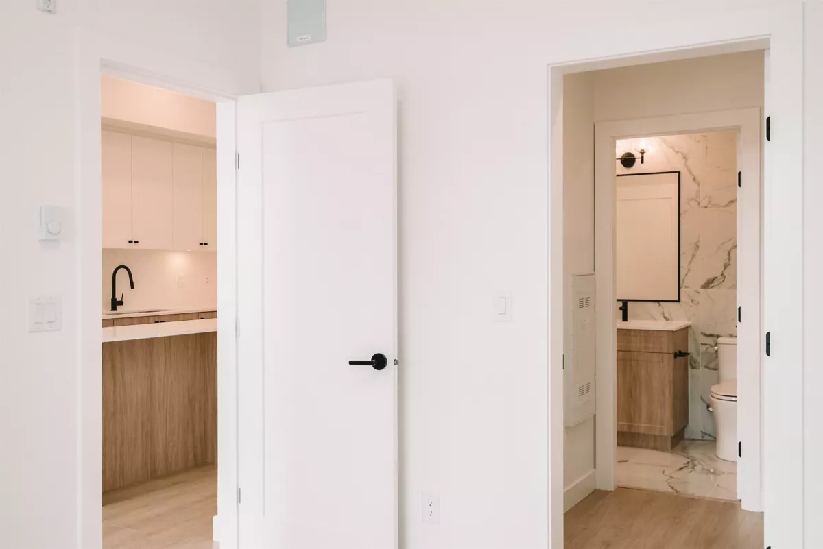 Guest Bathroom Photo of 602 19979 76 Avenue, Langley, BC