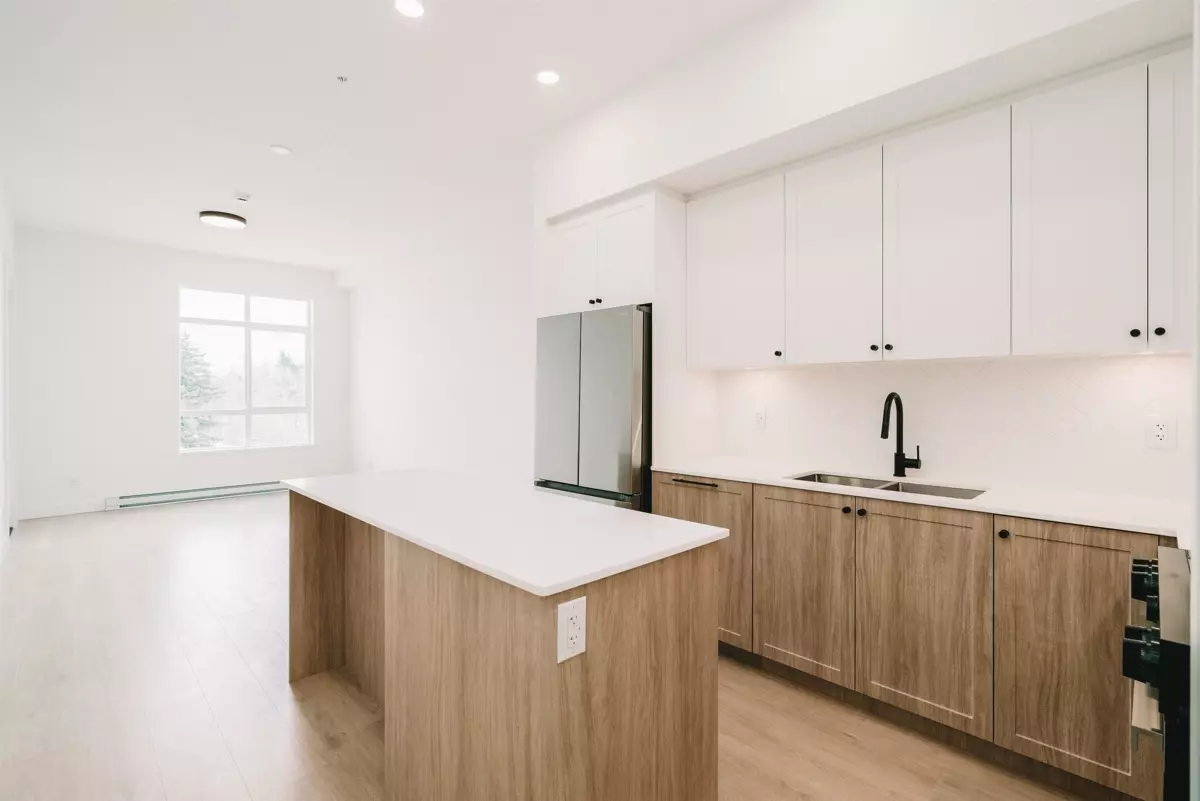 Kitchen Island Photo of 602 19979 76 Avenue, Langley, BC