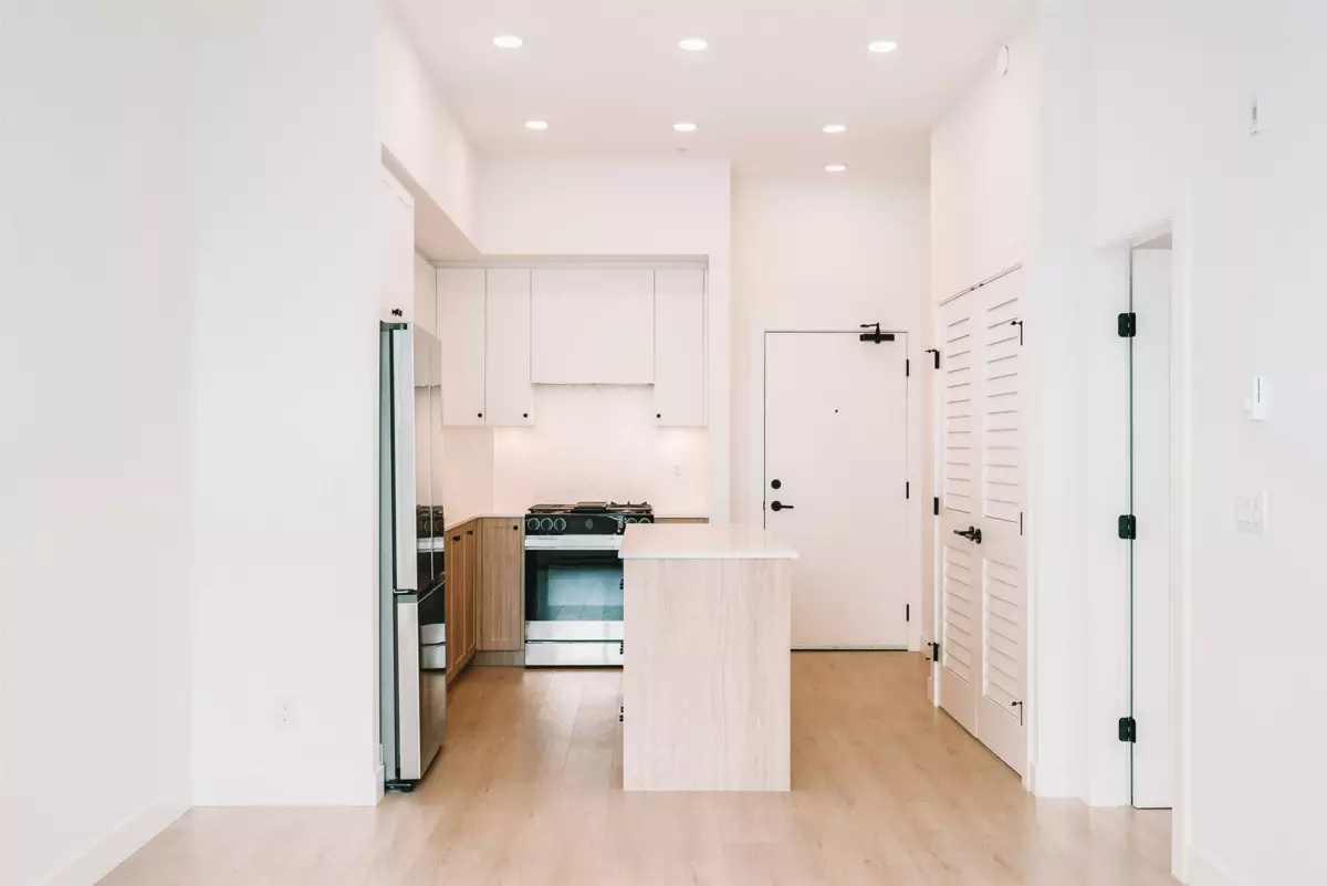 Primary Bathroom Photo of 602 19979 76 Avenue, Langley, BC