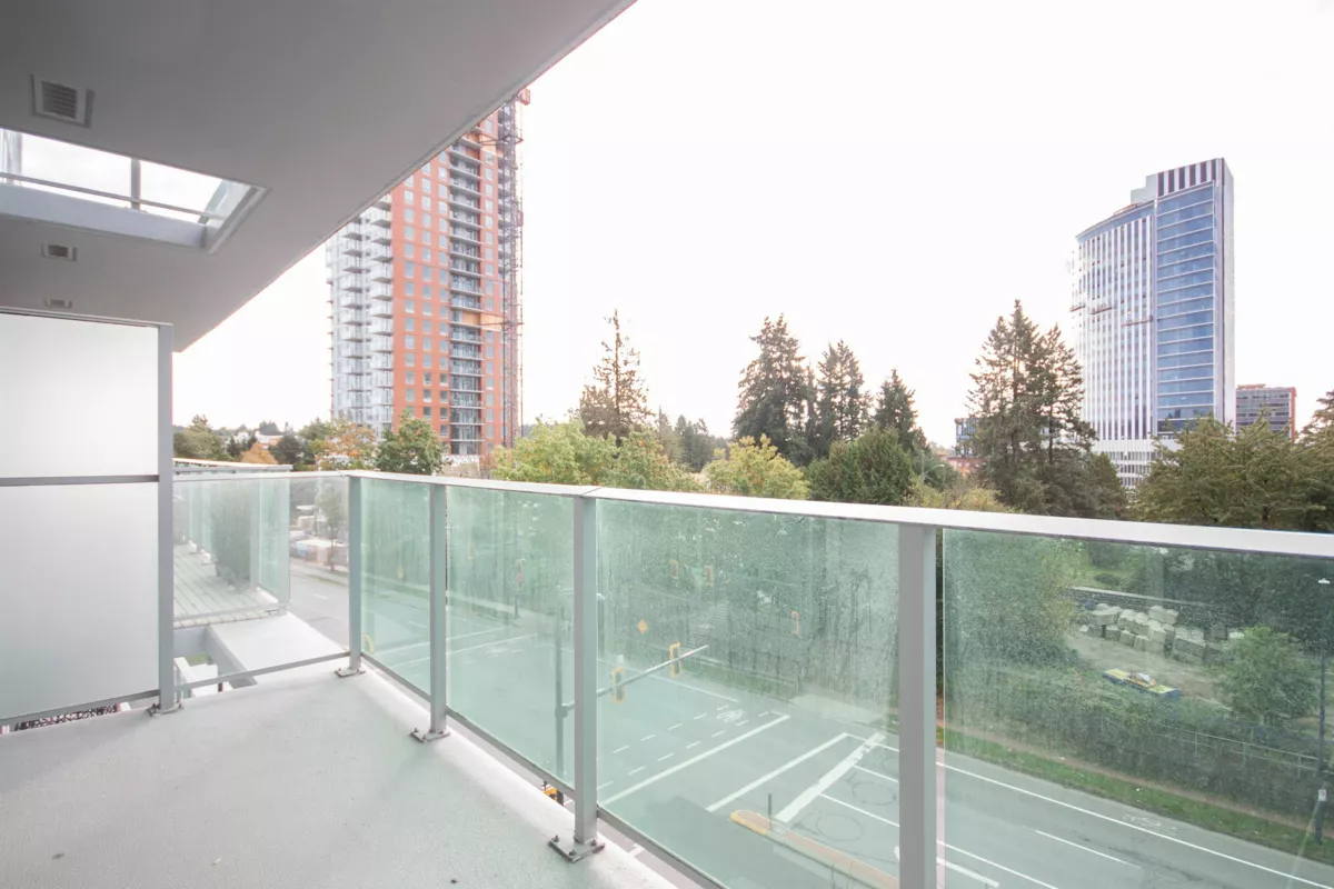 Primary Bathroom Photo of 512 13655 Fraser Highway, Surrey, BC