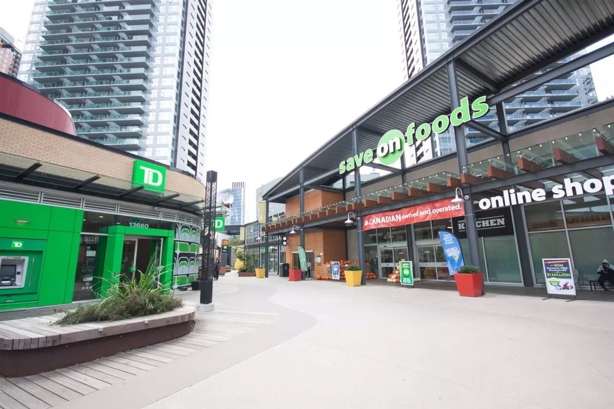 Staircase Photo of 512 13655 Fraser Highway, Surrey, BC