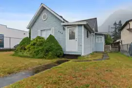 564 Wallace Street, Hope, BC