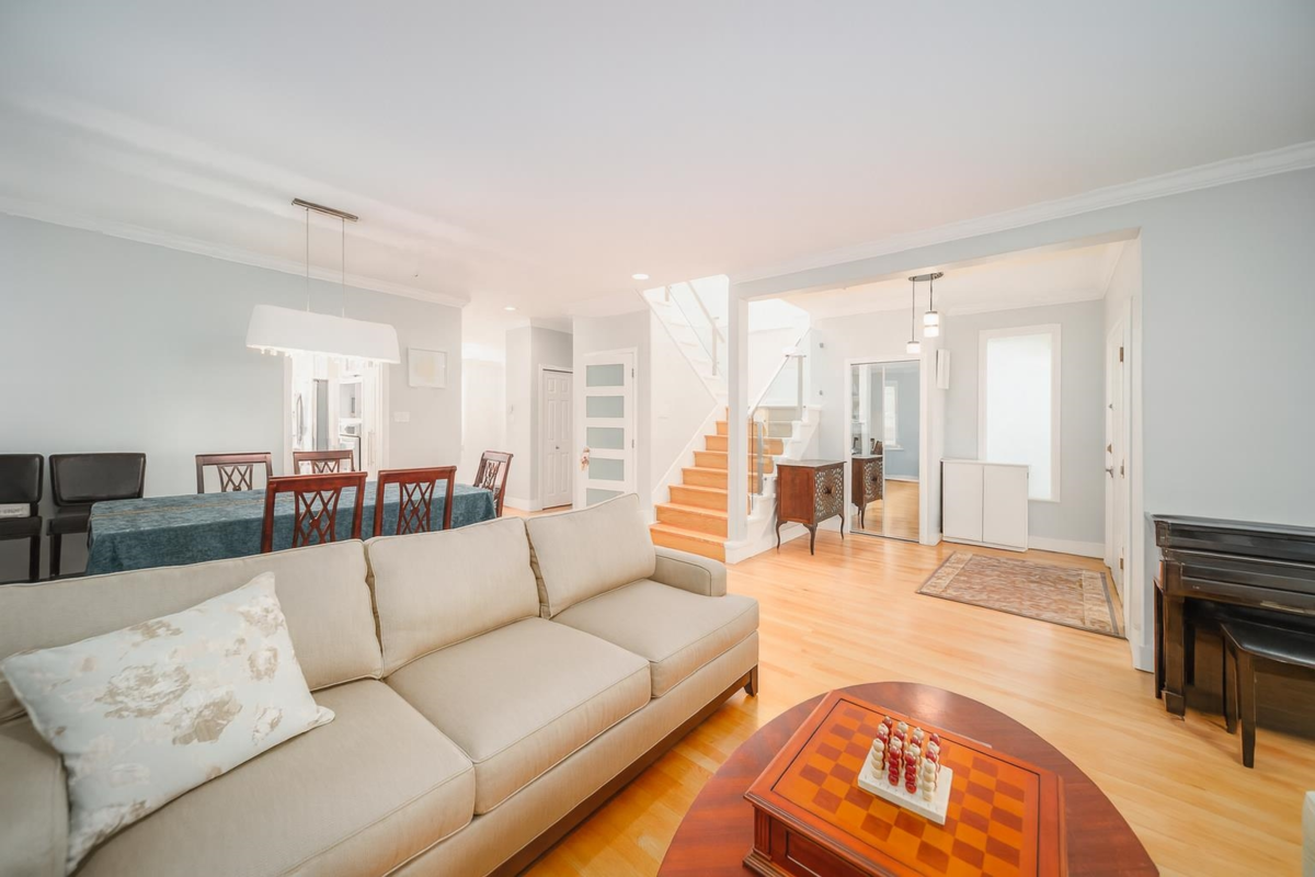 Kitchen Island Photo of 2726 W 42nd Avenue, Vancouver, BC