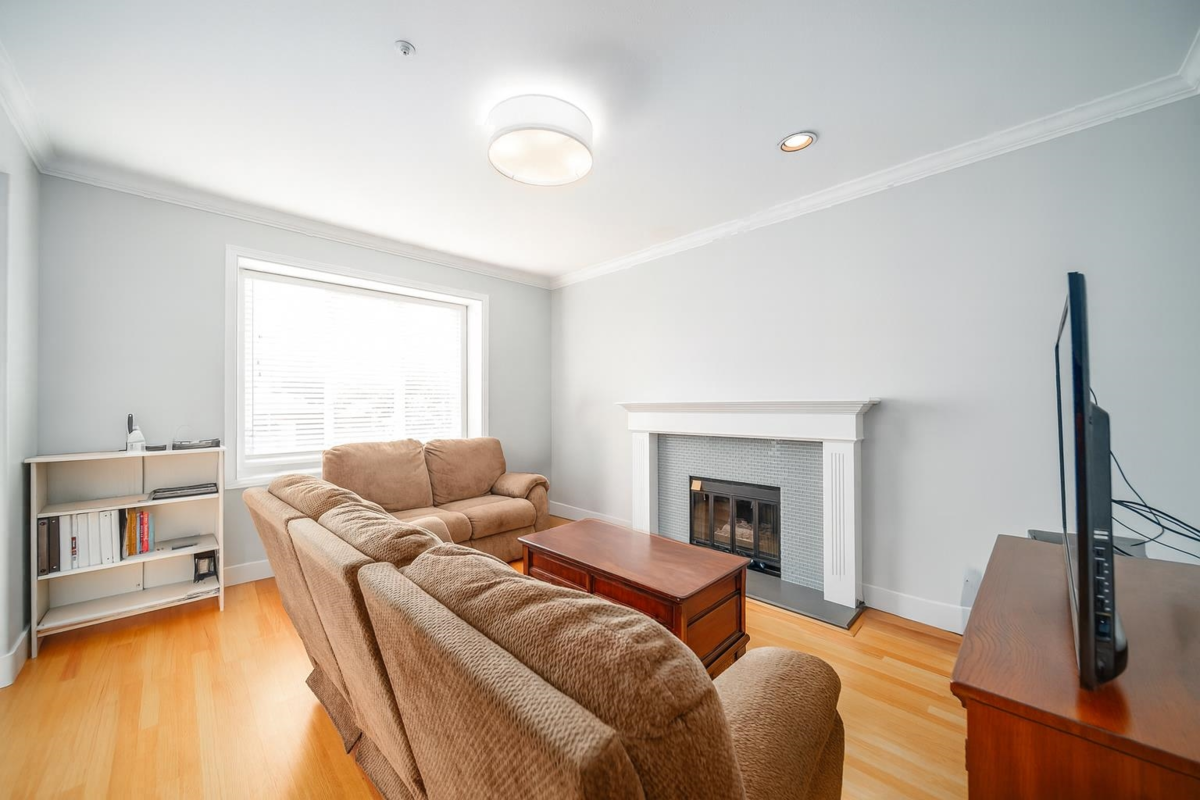 Powder Room Photo of 2726 W 42nd Avenue, Vancouver, BC