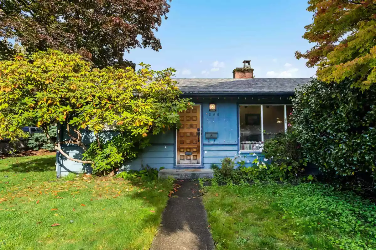 Dining Area Photo of 260 W 21st Street, North Vancouver, BC