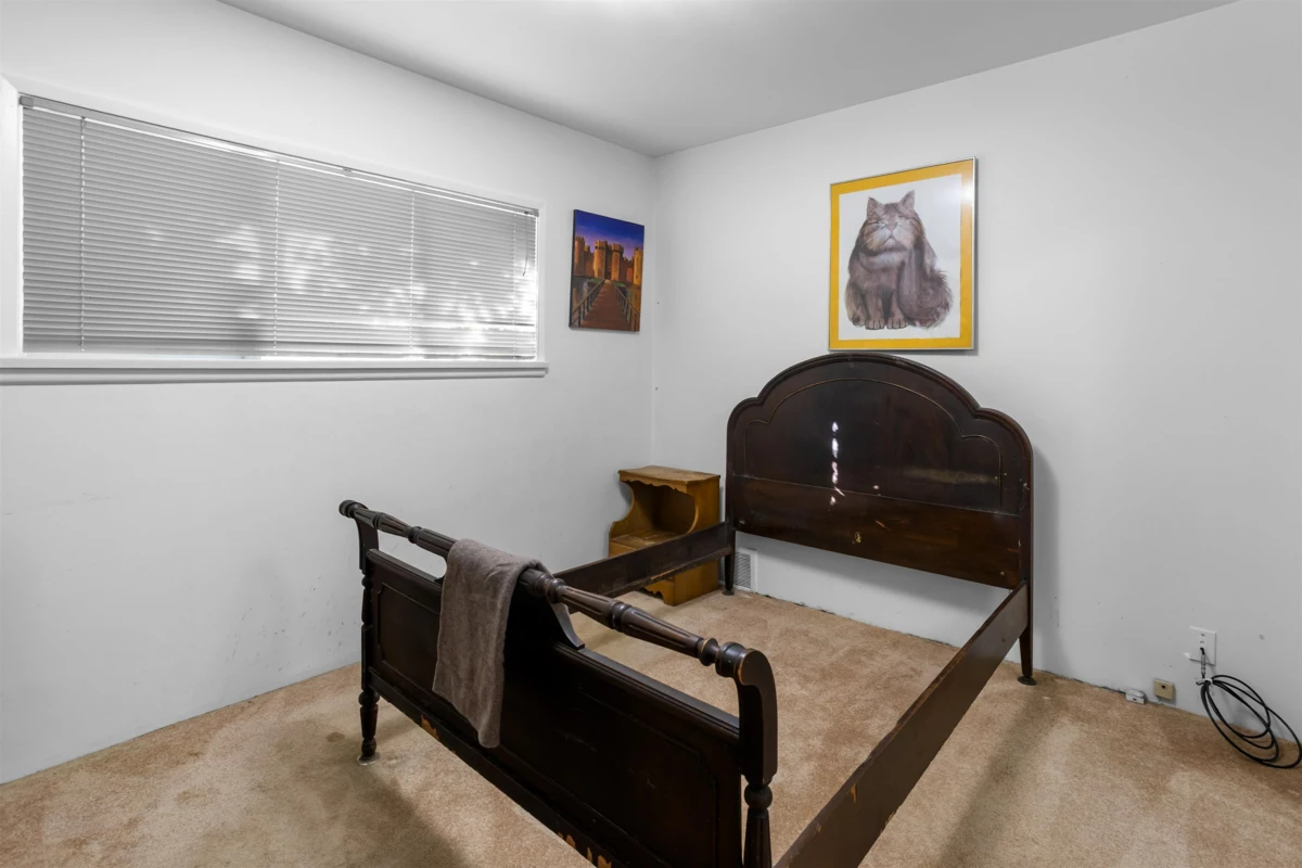 Guest Bathroom Photo of 260 W 21st Street, North Vancouver, BC