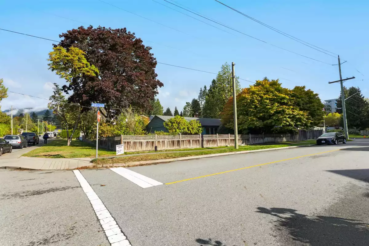 Outdoor Deck Photo of 260 W 21st Street, North Vancouver, BC