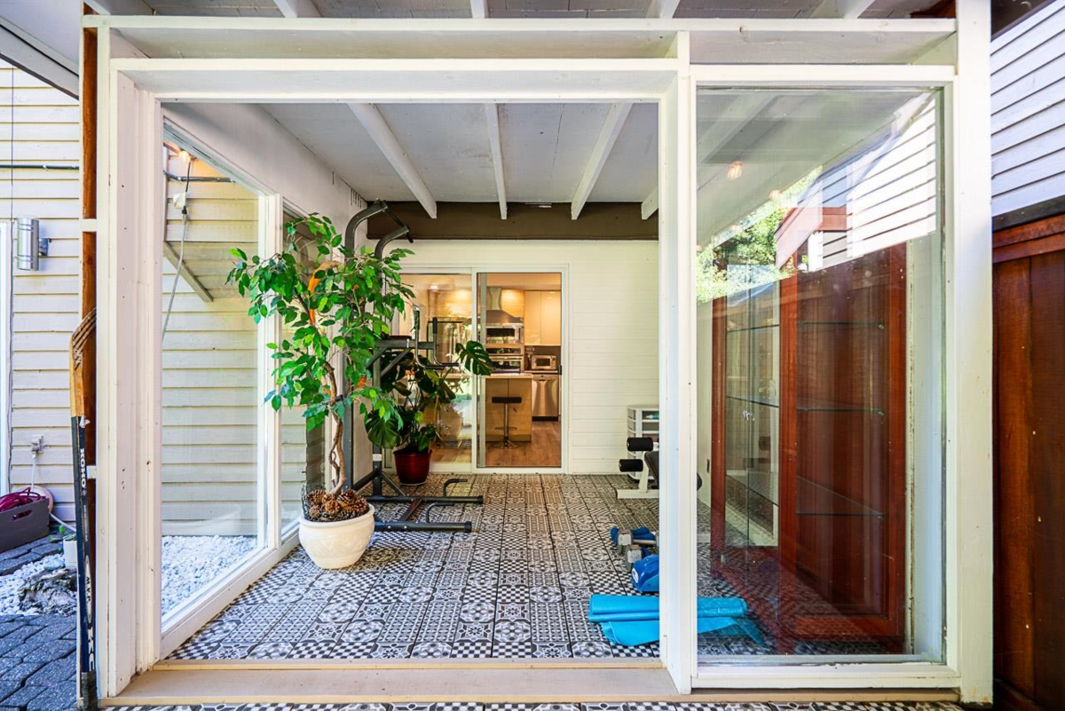 Hallway Photo of 7225 Quatsino Drive, Vancouver, BC