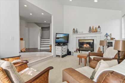 Kitchen Island Photo of 8657 Sunburst Place, Chilliwack, BC