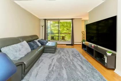 Kitchen Photo of 405 320 Royal Avenue, New Westminster, BC