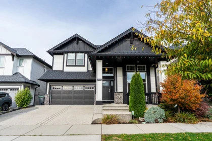 18105 67 Avenue, Surrey, BC, Surrey — Single Family Residence for sale