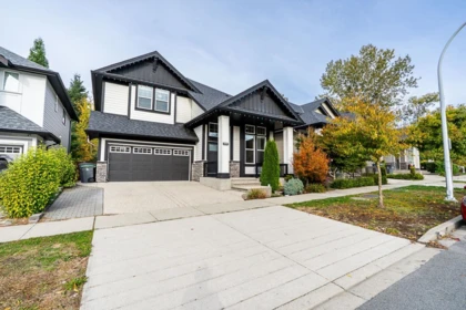 18105 67 Avenue, Surrey, BC, Surrey — Single Family Residence for sale