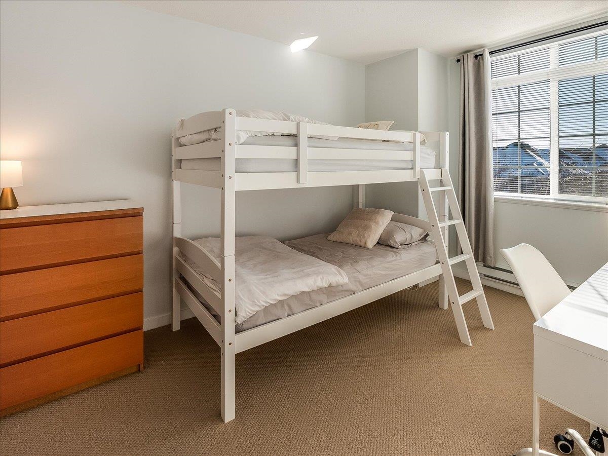 Primary Bathroom Photo of 18 6852 193 Street, Surrey, BC