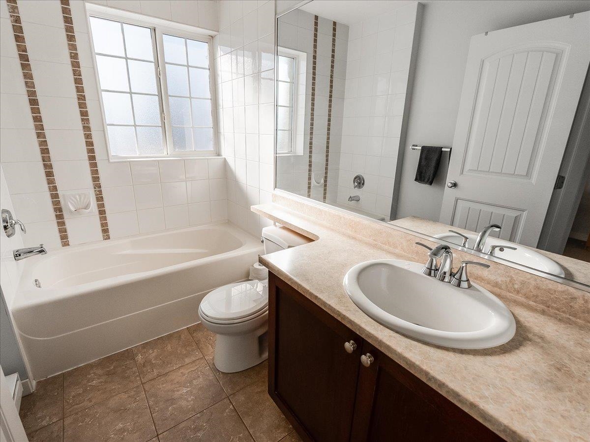 Walk-In Closet Photo of 18 6852 193 Street, Surrey, BC