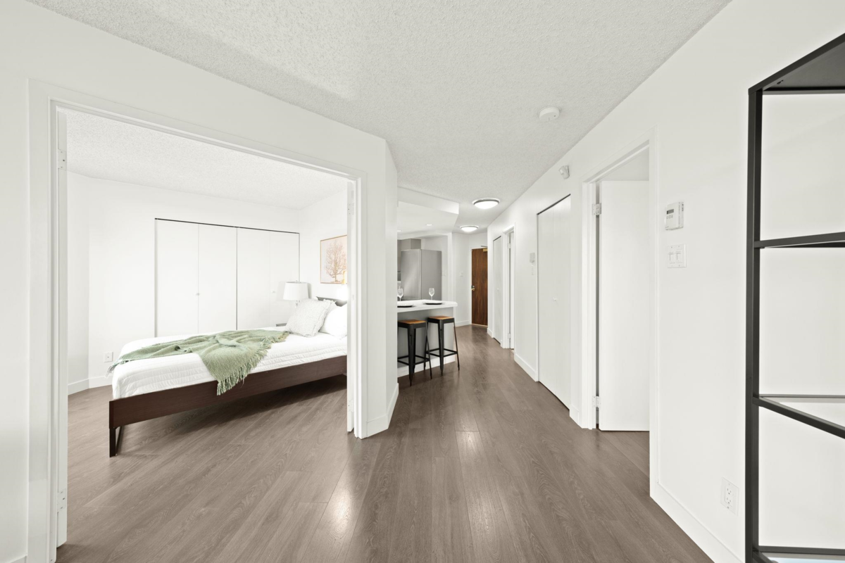 Breakfast Nook Photo of 603 1625 Hornby Street, Vancouver, BC