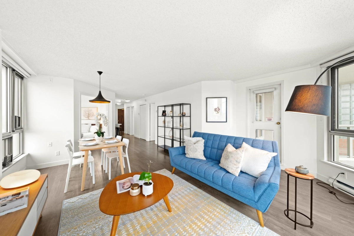 Dining Area Photo of 603 1625 Hornby Street, Vancouver, BC