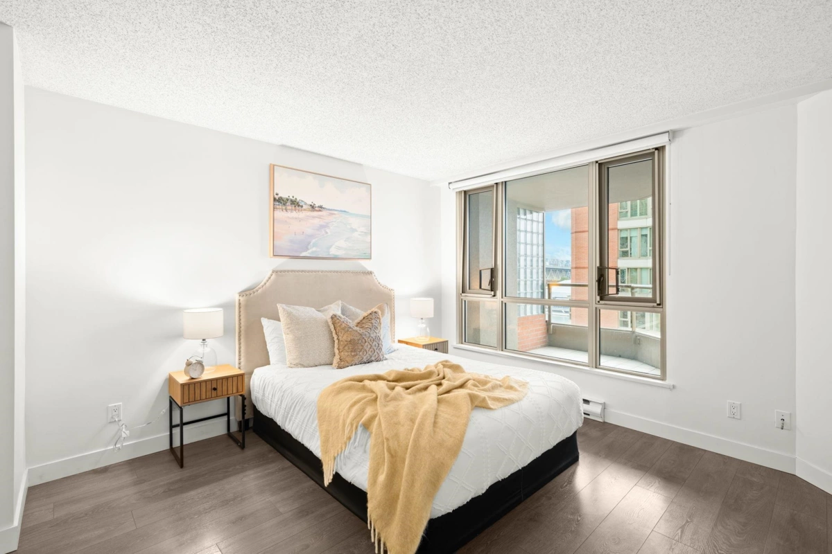 Hallway Photo of 603 1625 Hornby Street, Vancouver, BC