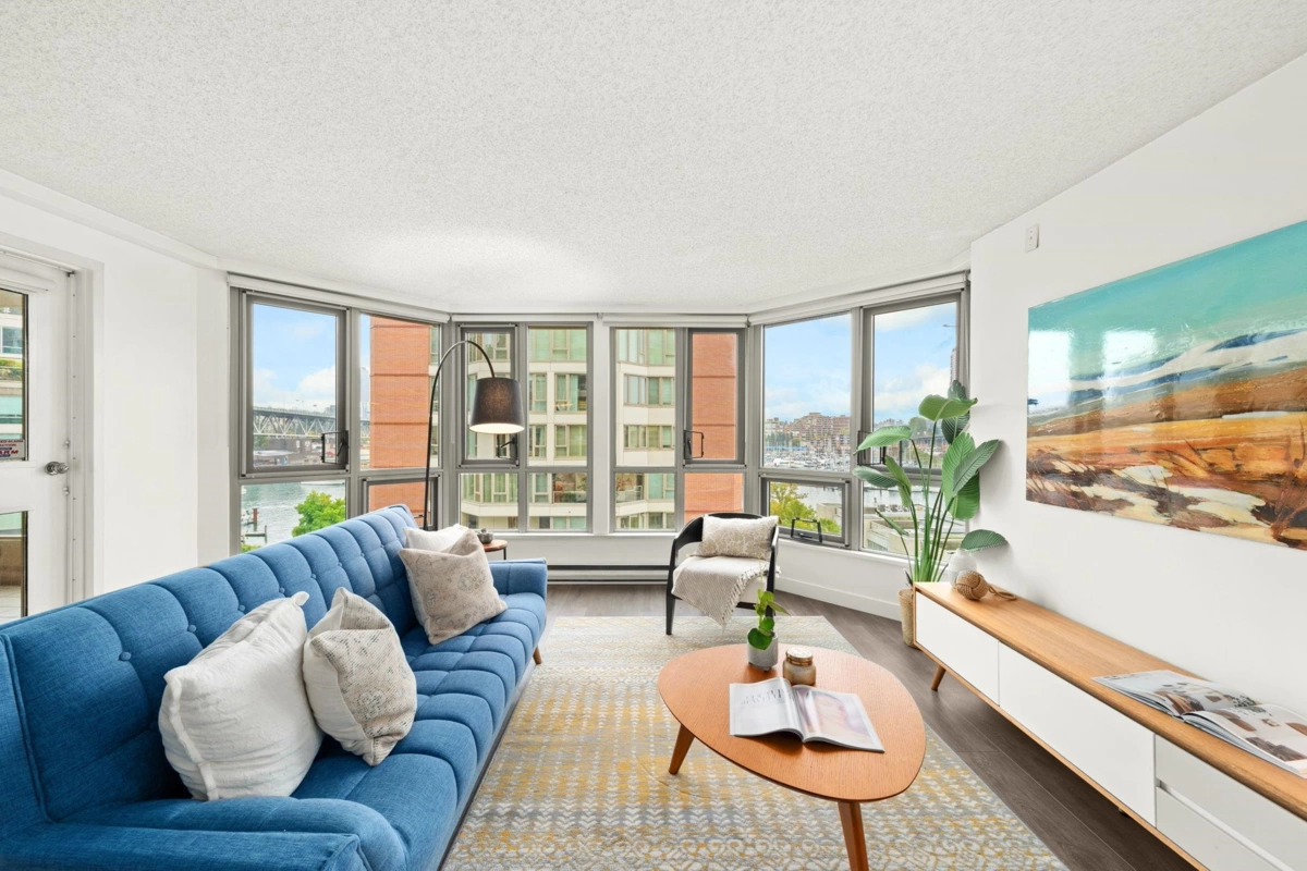Living Room Photo of 603 1625 Hornby Street, Vancouver, BC