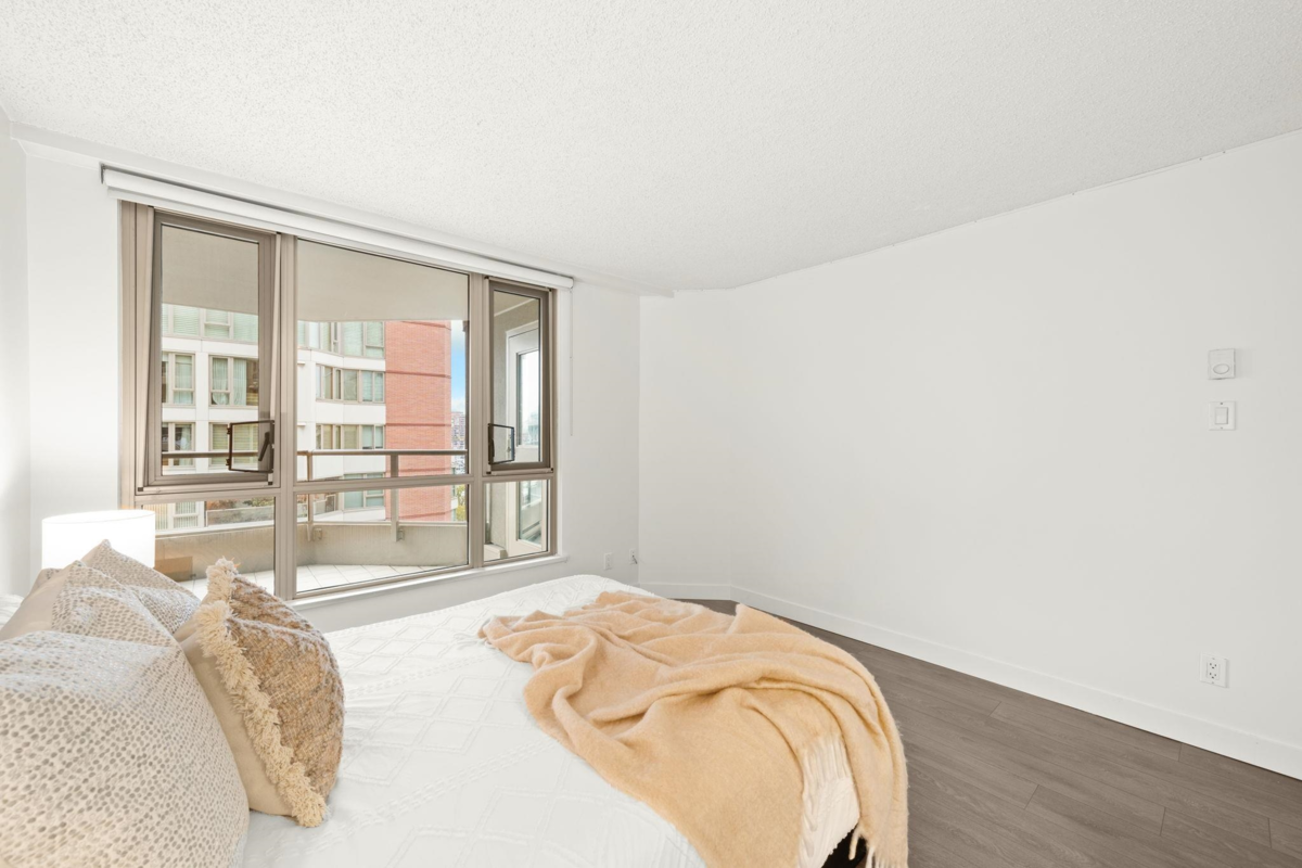 Staircase Photo of 603 1625 Hornby Street, Vancouver, BC