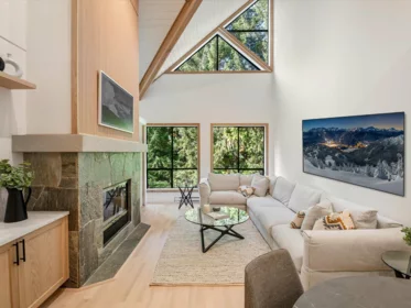 310 4821 Spearhead Drive, Whistler, BC, Whistler — Apartment/Condo for sale