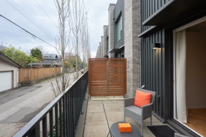 Front Yard Photo of 173 805 W 49th Avenue, Vancouver, BC