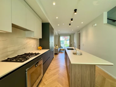Kitchen Island Photo of 173 805 W 49th Avenue, Vancouver, BC