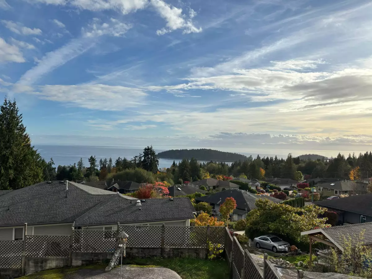 Basement Recreation Room Photo of 6217 Mika Road, Sechelt, BC