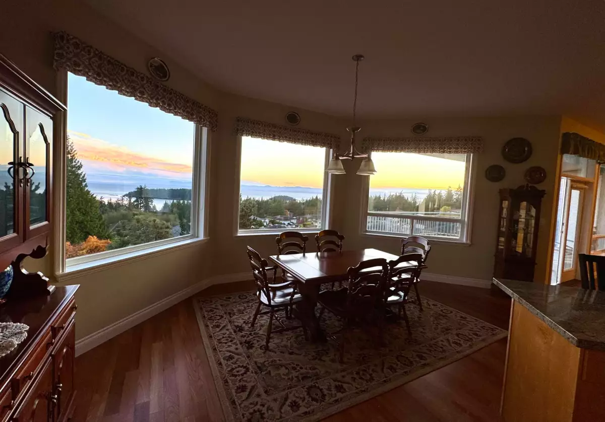 Breakfast Nook Photo of 6217 Mika Road, Sechelt, BC