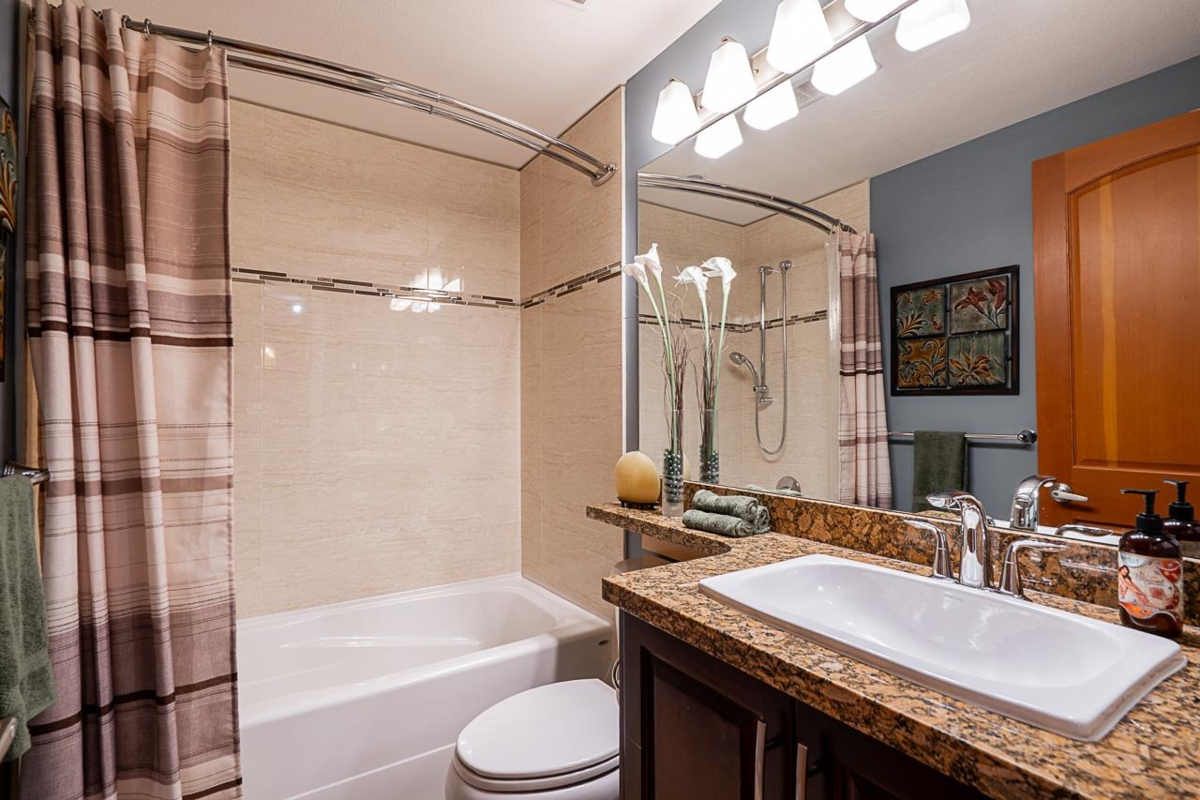 Laundry Room Photo of 467 8258 207a Street, Langley, BC