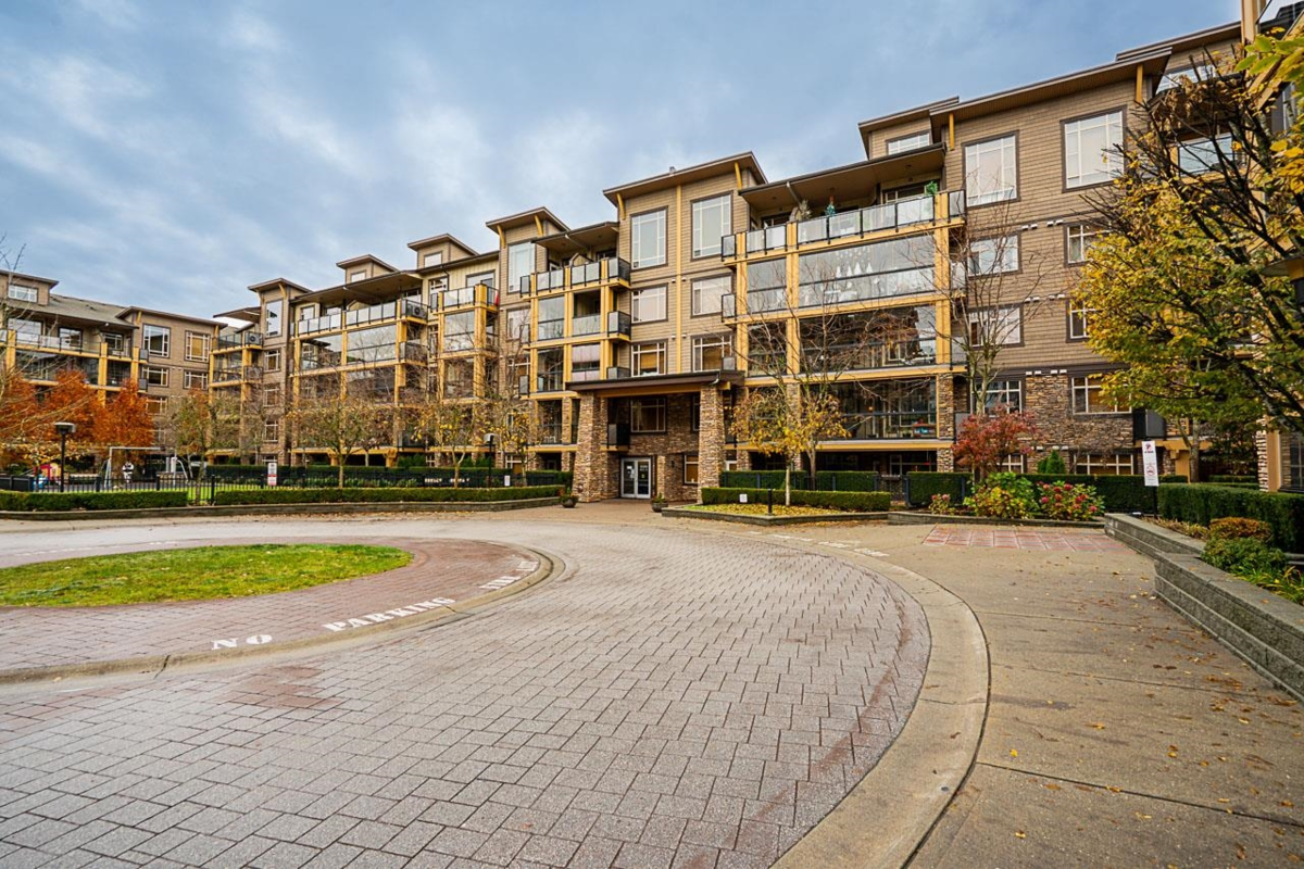 Living Room Photo of 467 8258 207a Street, Langley, BC