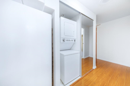 Walk-In Closet Photo of 507 555 Jervis Street, Vancouver, BC