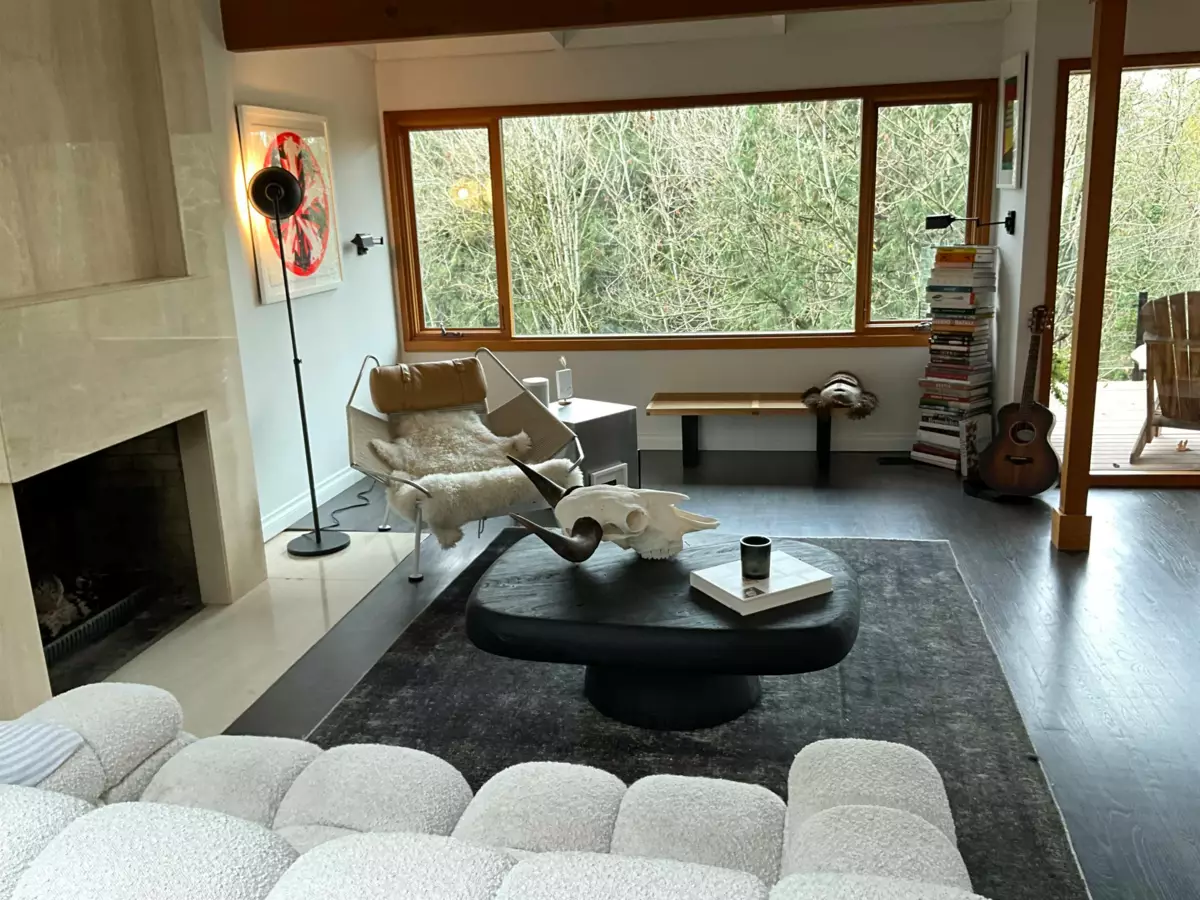 Kitchen Island Photo of 6080 Eagleridge Drive, West Vancouver, BC