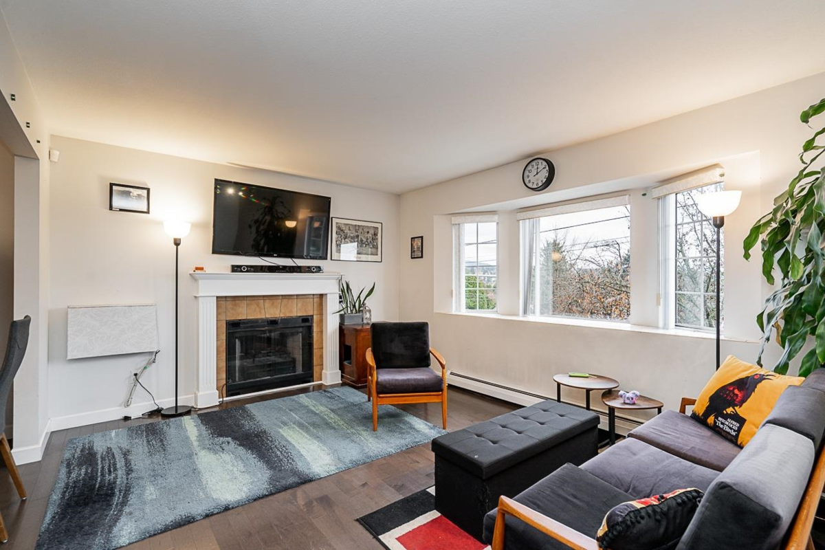 Dining Area Photo of 467 Fader Street, New Westminster, BC