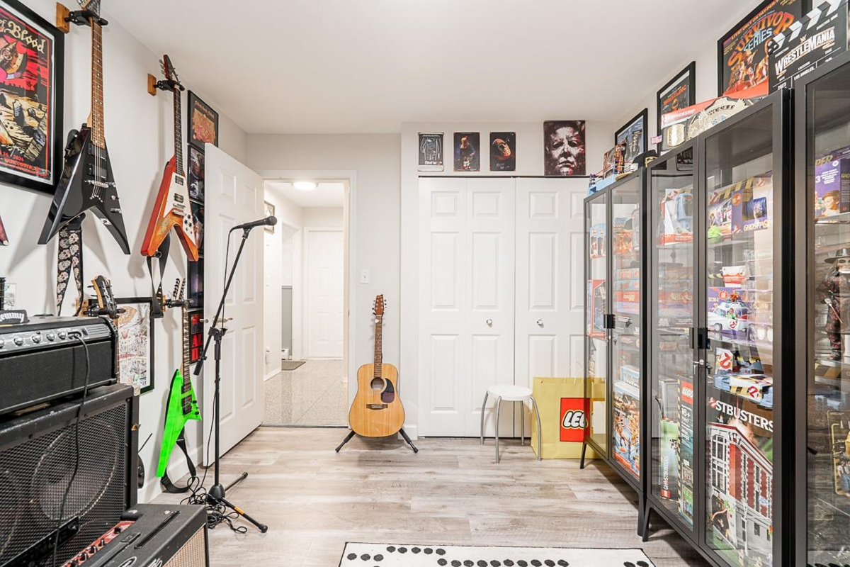 Entry Foyer Photo of 467 Fader Street, New Westminster, BC