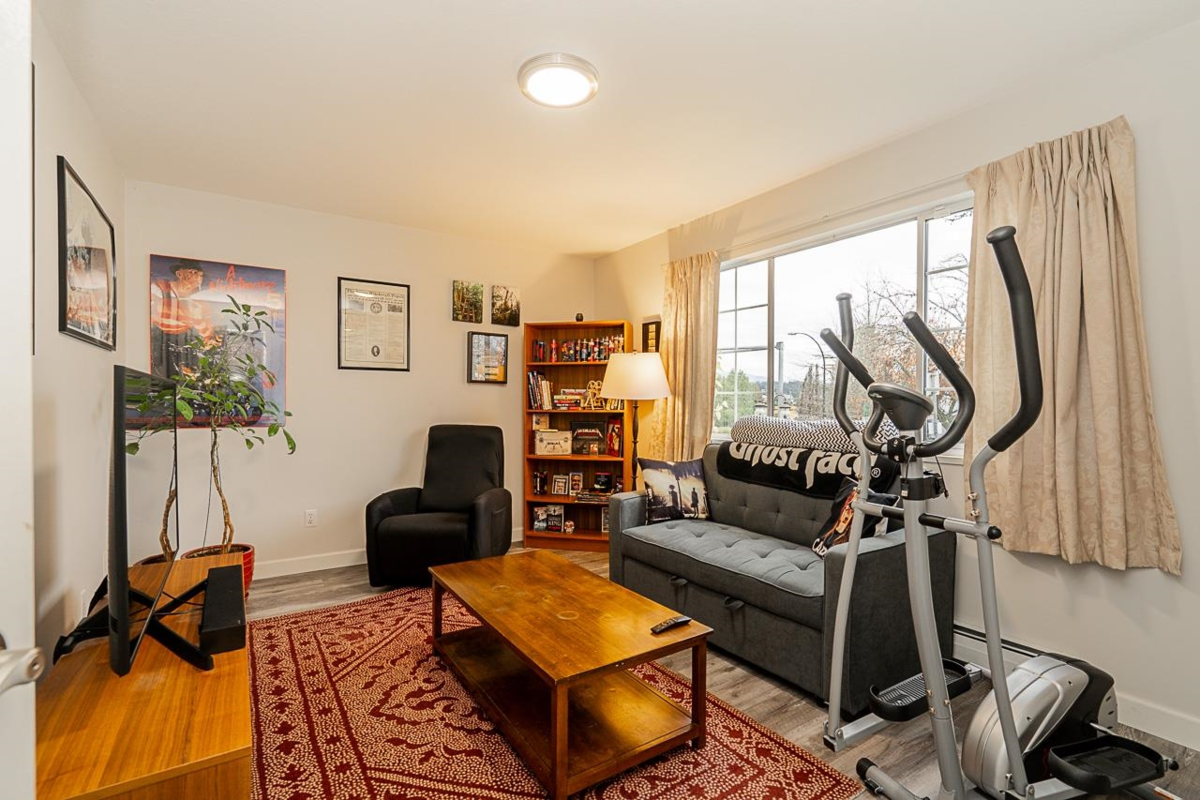 Guest Bathroom Photo of 467 Fader Street, New Westminster, BC