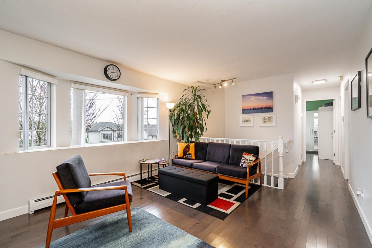 Kitchen Photo of 467 Fader Street, New Westminster, BC