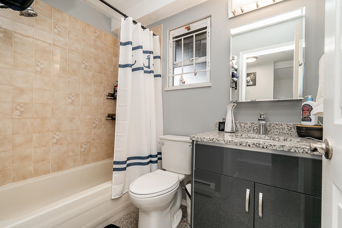 Loft / Bonus Room Photo of 467 Fader Street, New Westminster, BC