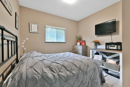 Kitchen Island Photo of 8021 Melburn Drive, Mission, BC