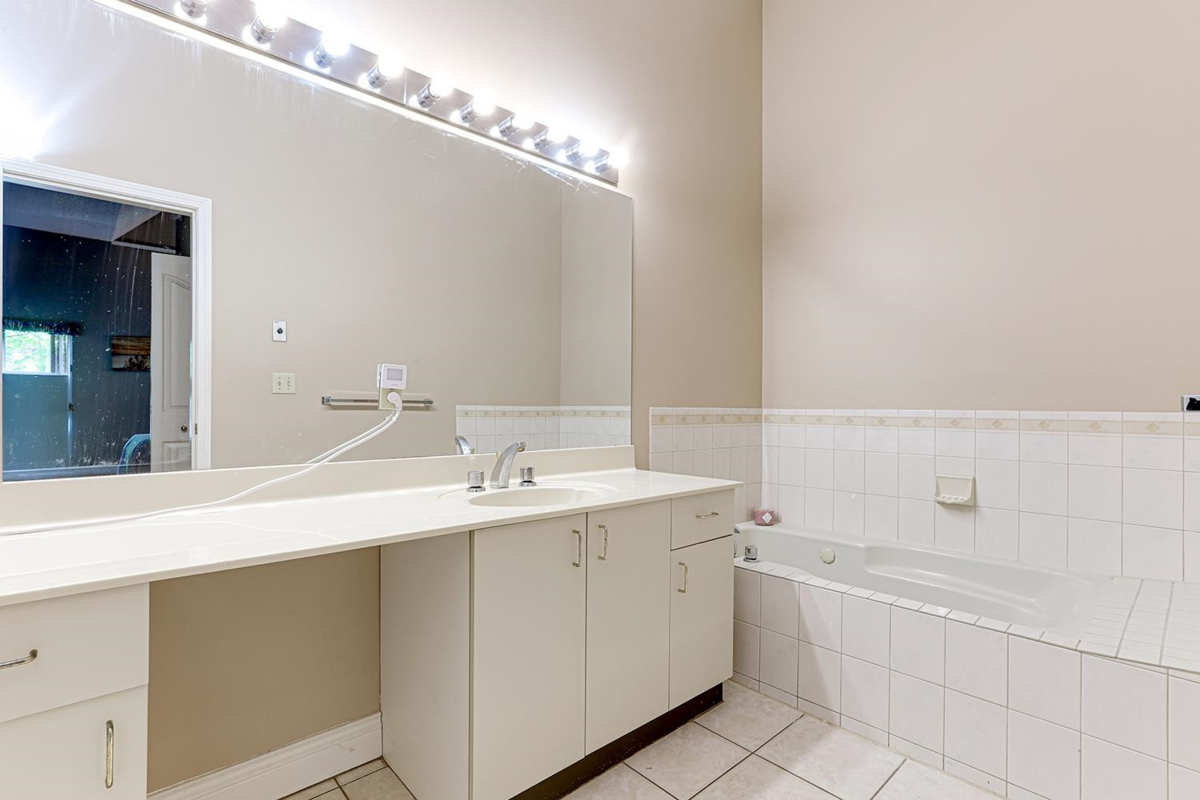 Entry Foyer Photo of 303 7500 Abercrombie Drive, Richmond, BC