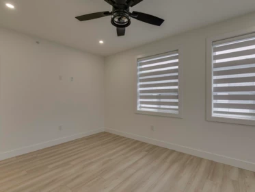 Hallway Photo of 27 32970 Tunbridge Avenue, Mission, BC