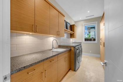 Kitchen Island Photo of 7731 Gabriola Crescent, Richmond, BC
