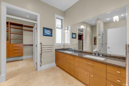 Powder Room Photo of 7731 Gabriola Crescent, Richmond, BC