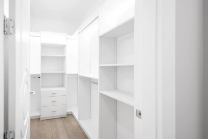 Hallway Photo of 204 1009 Laurier Avenue, Vancouver, BC